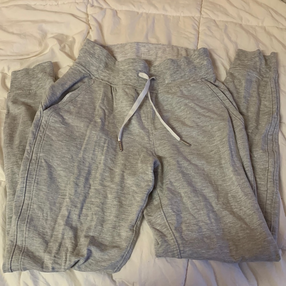 lululemon joggers size 2!